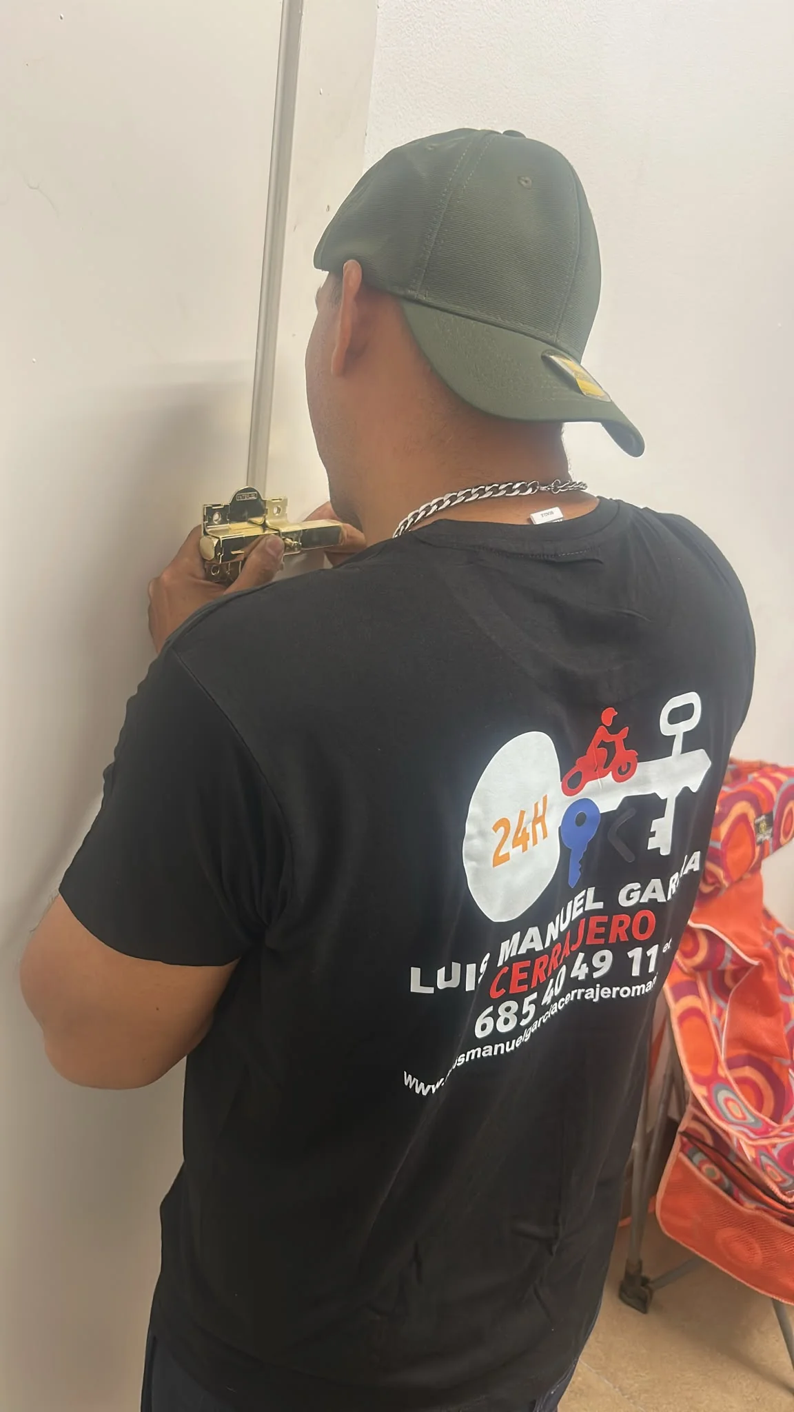 Luis Manuel García Cerrajero prestando servicio en Manresa